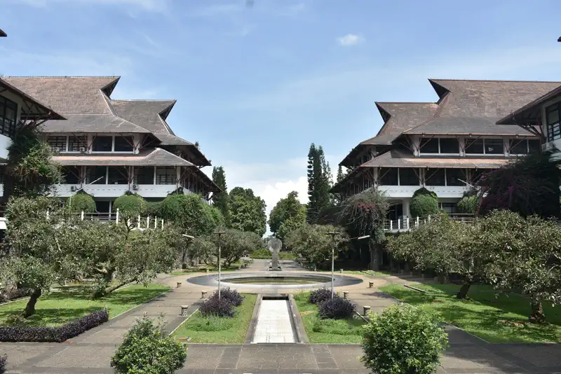 Binus University campus — click to see certificate